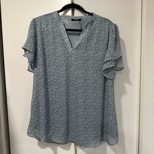 Floral Print Flutter XL Sleeve V-Neck Blouse in Gray Blue